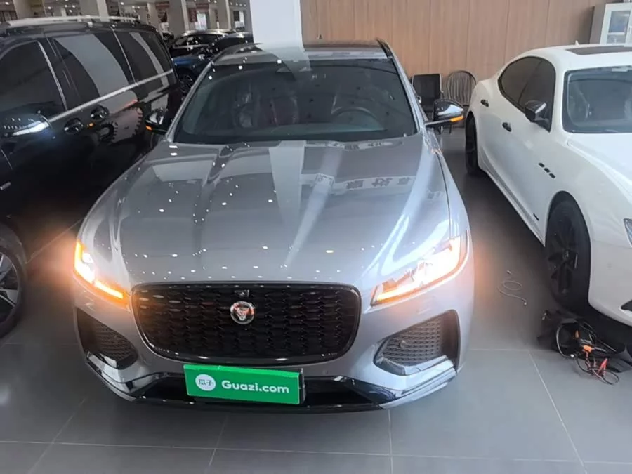 Jaguar F-PACE