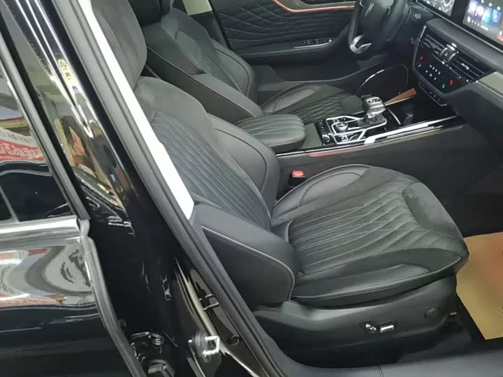 Hongqi HS5