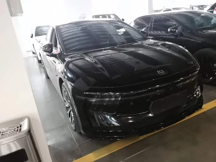 ZEEKR 007