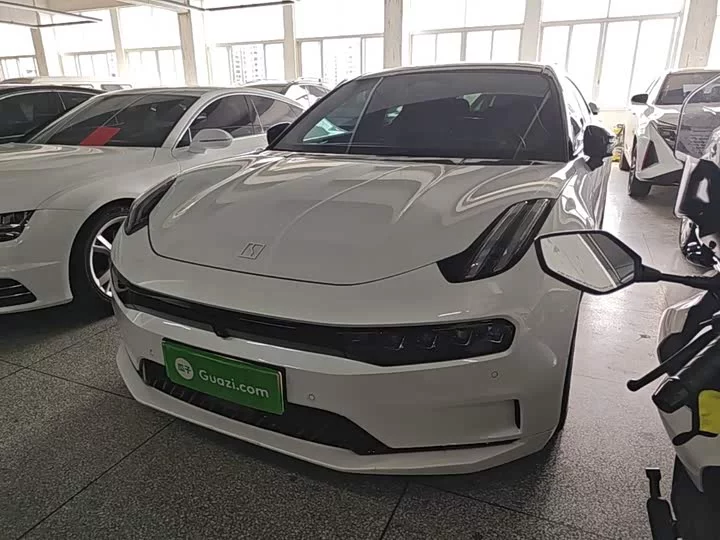 ZEEKR 001