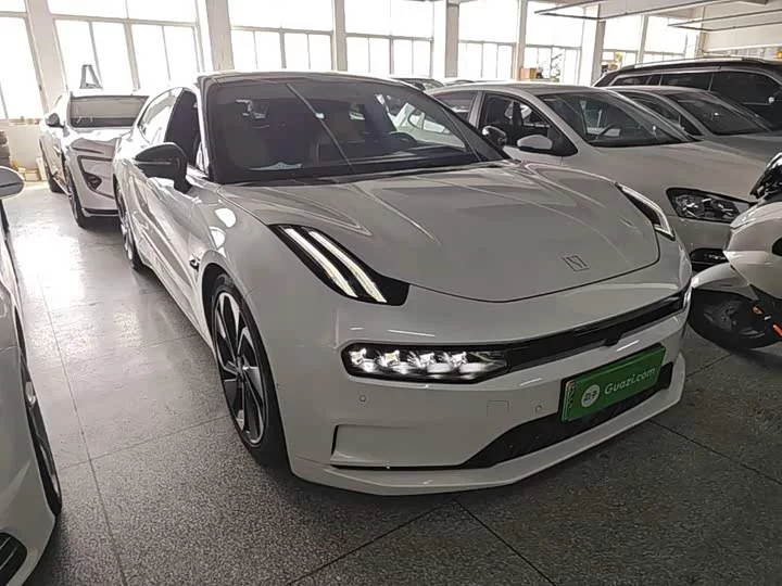ZEEKR 001