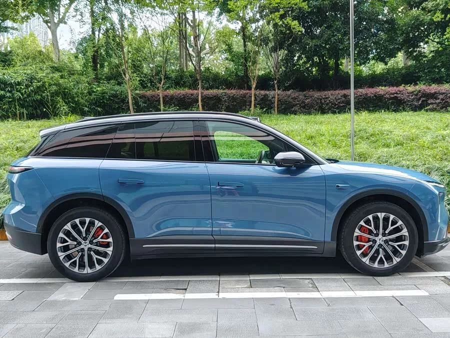 NIO ES6