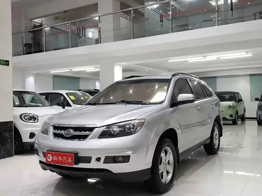 BYD S6