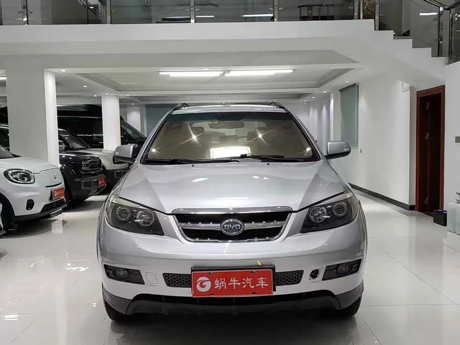 BYD S6