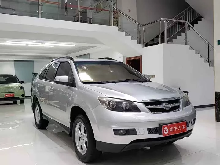 BYD S6