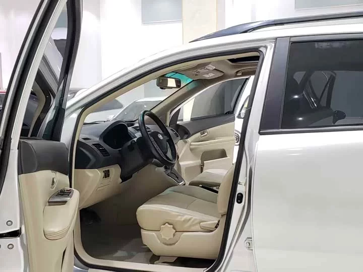 BYD S6