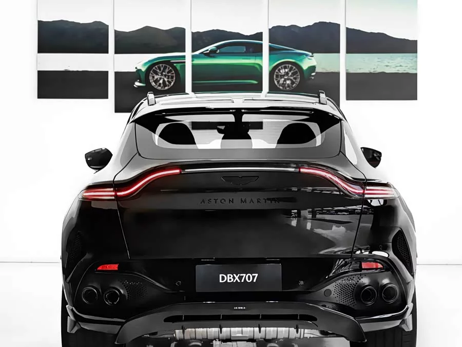 Aston Martin DBX