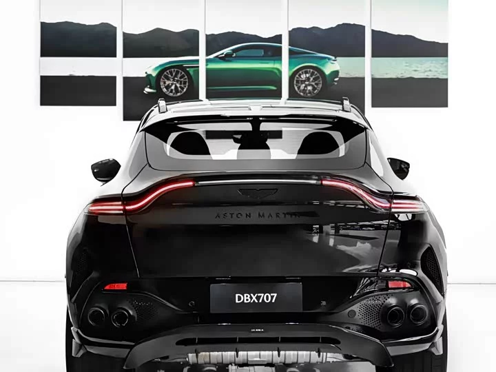 Aston Martin DBX