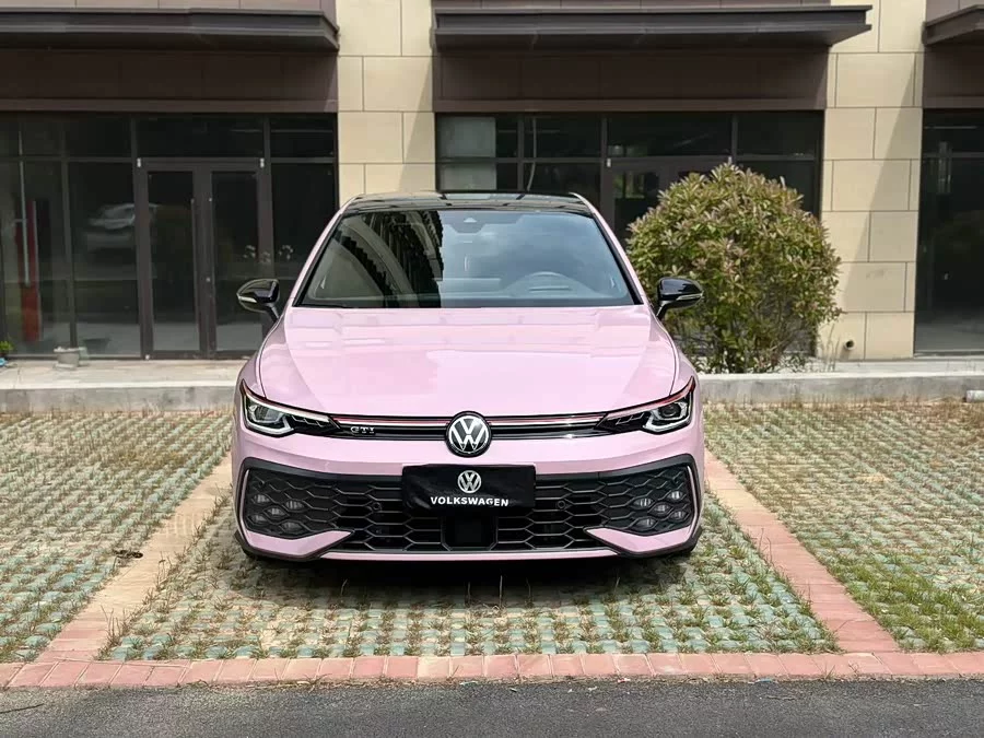 Volkswagen Golf GTI