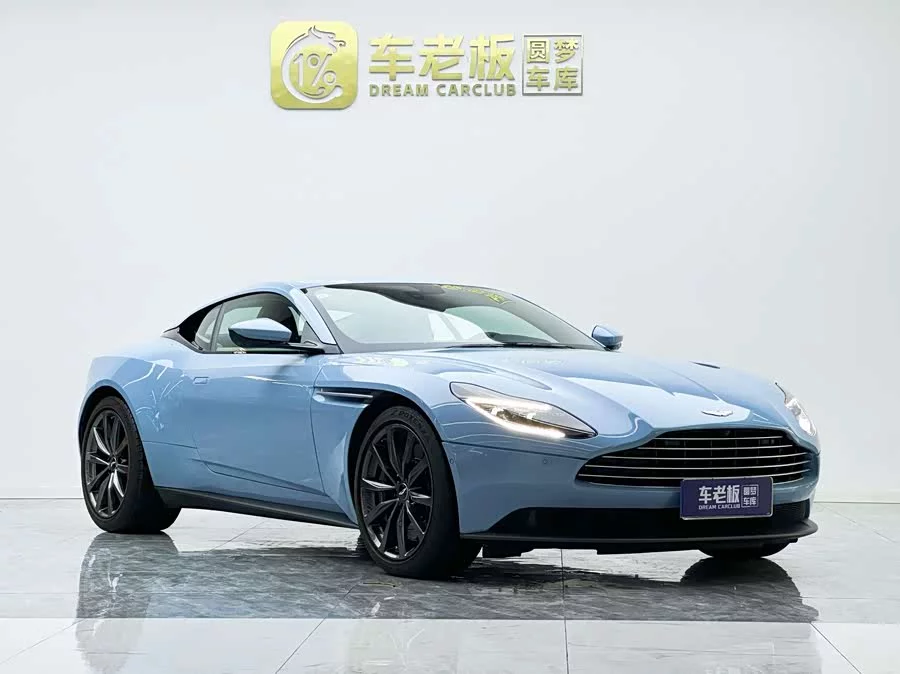 Aston Martin DB11