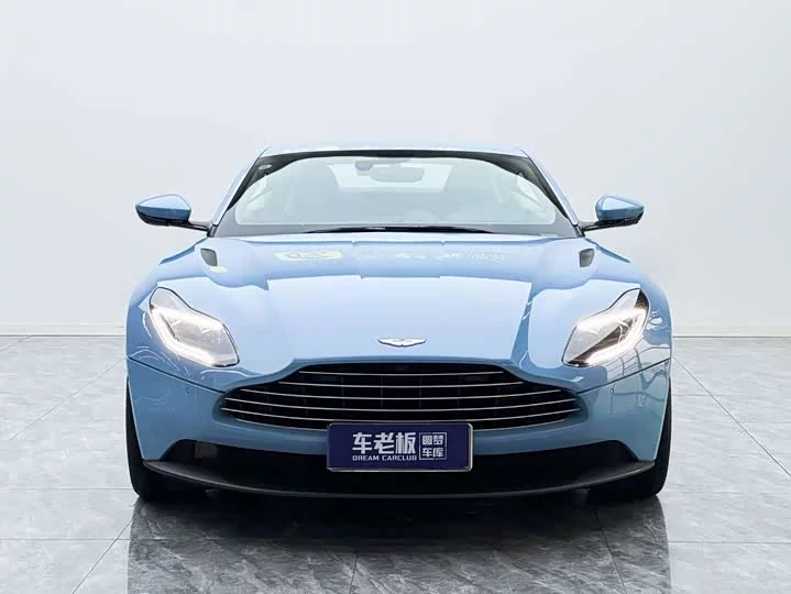 Aston Martin DB11