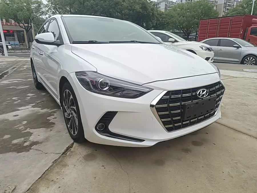 Hyundai elantra