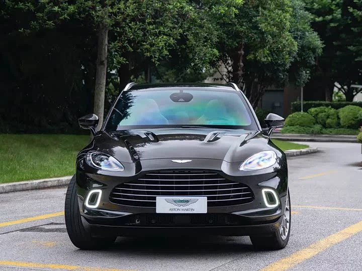 Aston Martin DBX