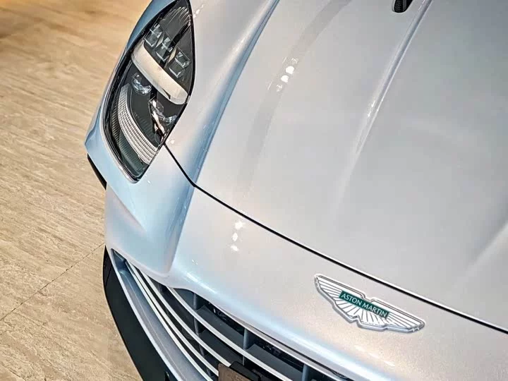 Aston Martin V8 Vantage