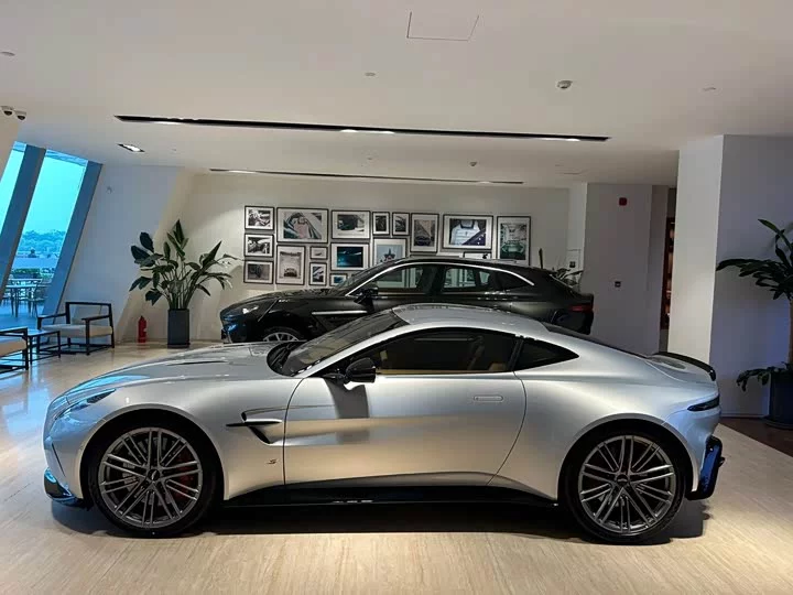 Aston Martin V8 Vantage