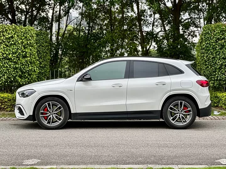 Mercedes-Benz GLA AMG