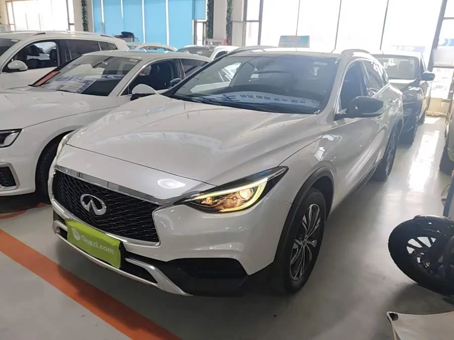 Infiniti QX30