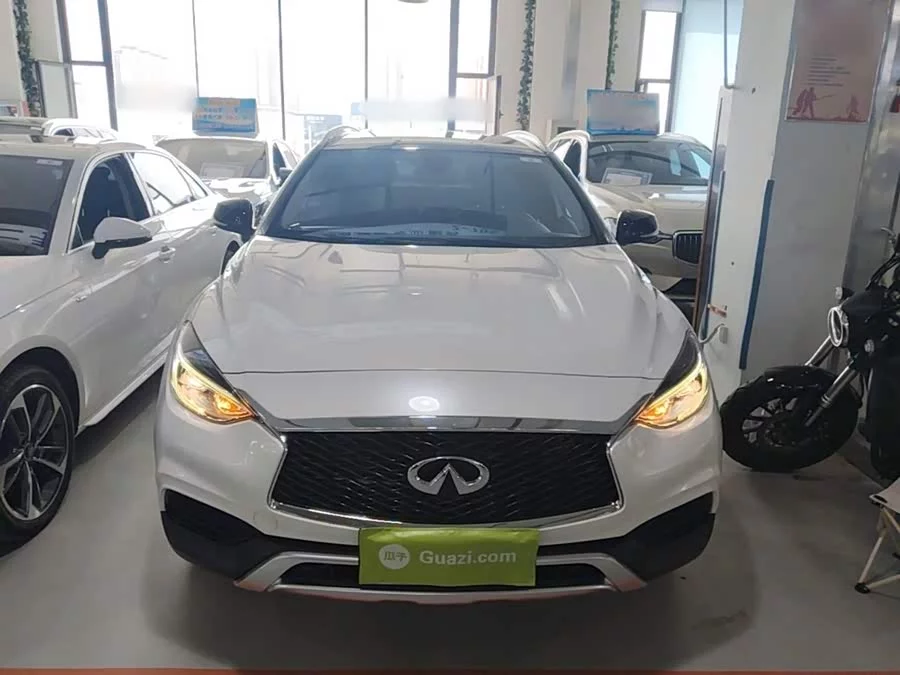 Infiniti QX30
