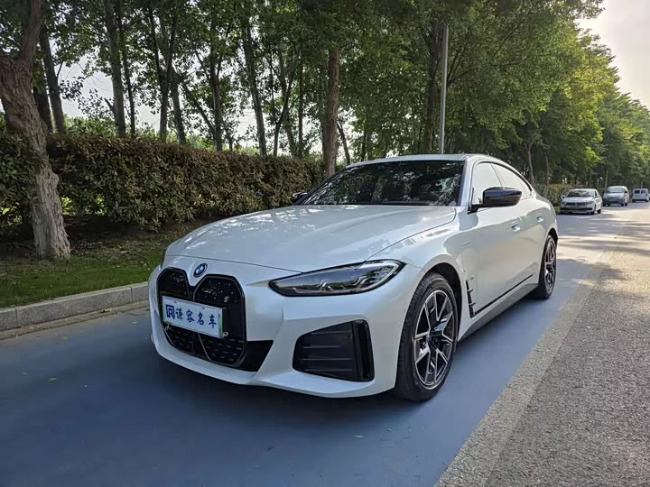BMW i4