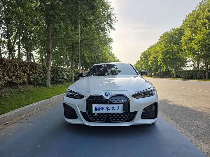 BMW i4