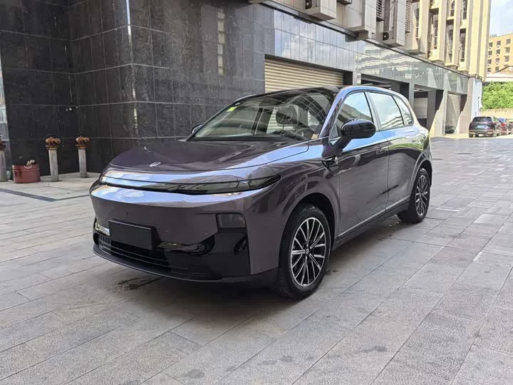 Leapmotor B10