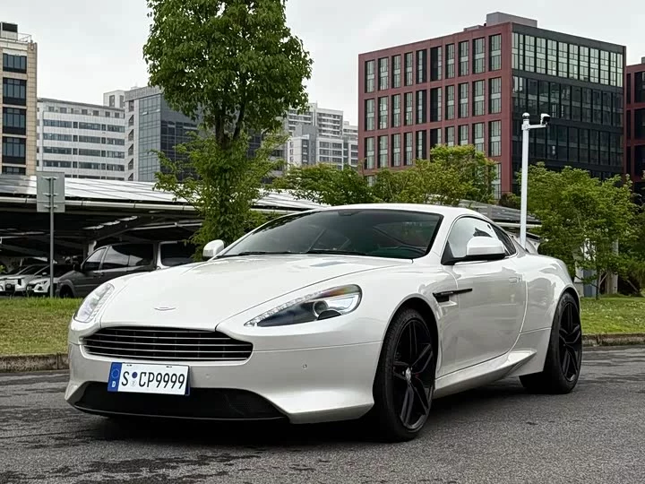 Aston Martin DB9