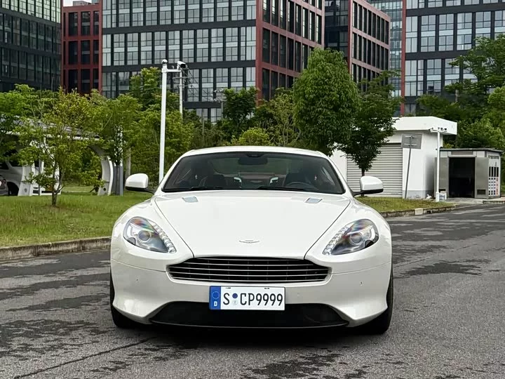 Aston Martin DB9