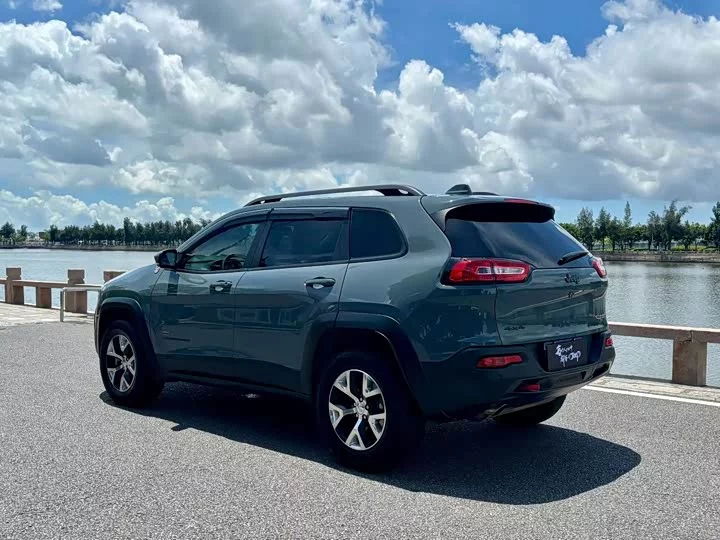 Jeep Cherokee