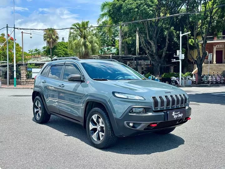 Jeep Cherokee