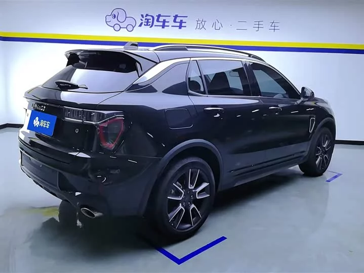 Lynk & Co 01