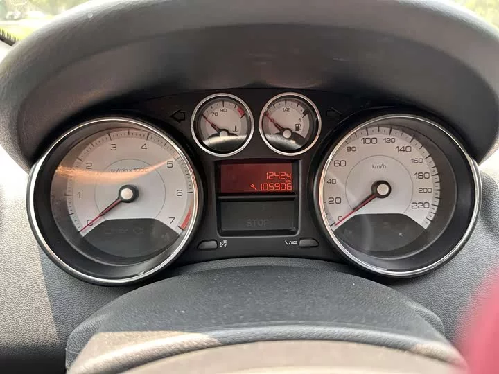 Peugeot 408