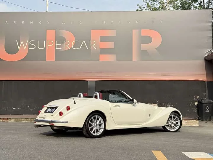 Mitsuoka Queen