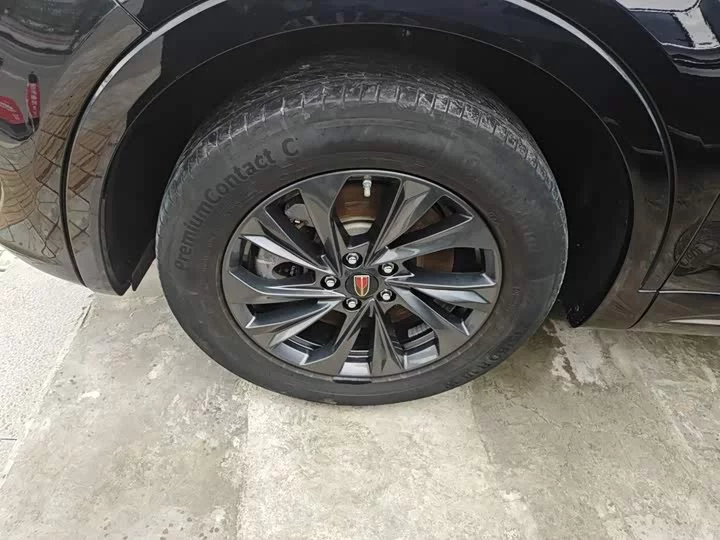 Hongqi HS5
