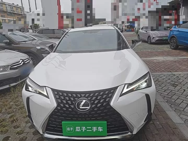 Lexus UX