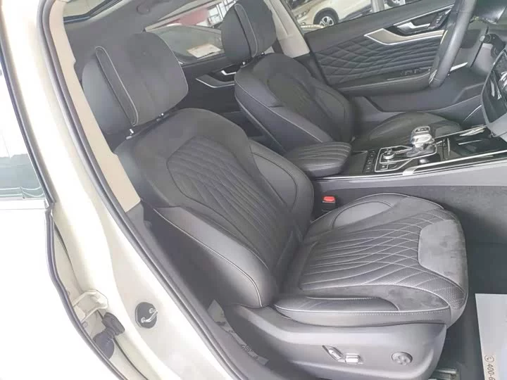 Hongqi HS5