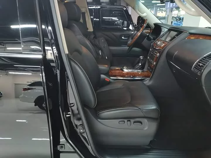 Infiniti QX80