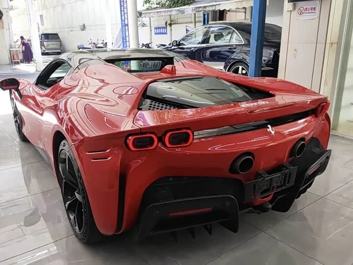 ferrari SF90