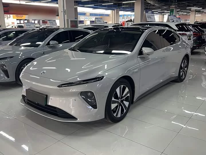NIO ET7