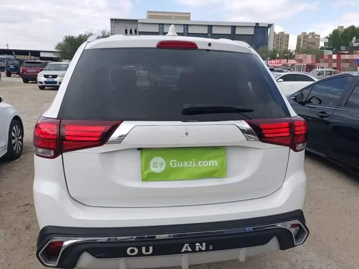 Mitsubishi Outlander