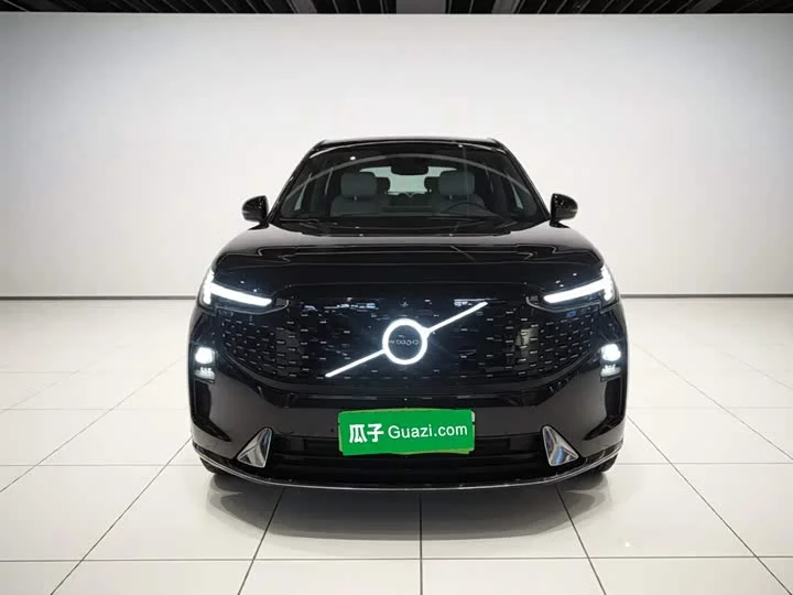 Volvo EM90