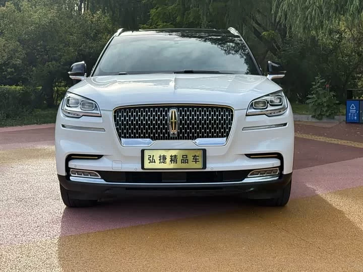 Lincoln aviator