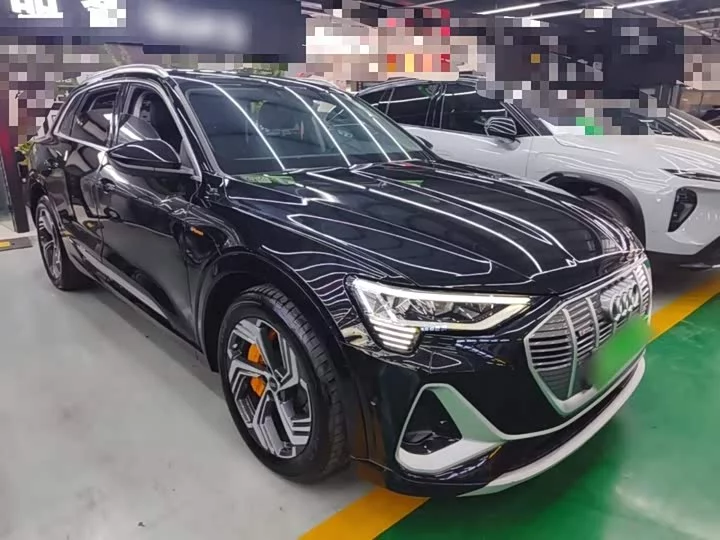 Audi e-tron