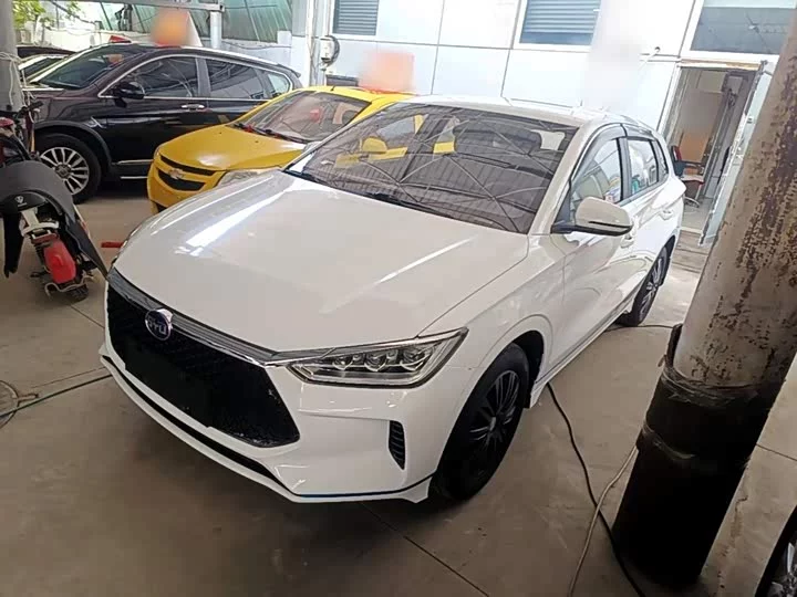 BYD e2