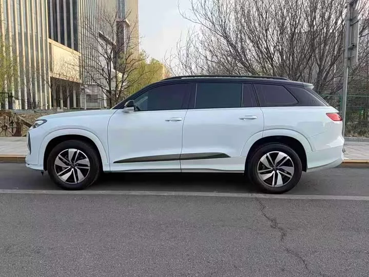 Audi Q6