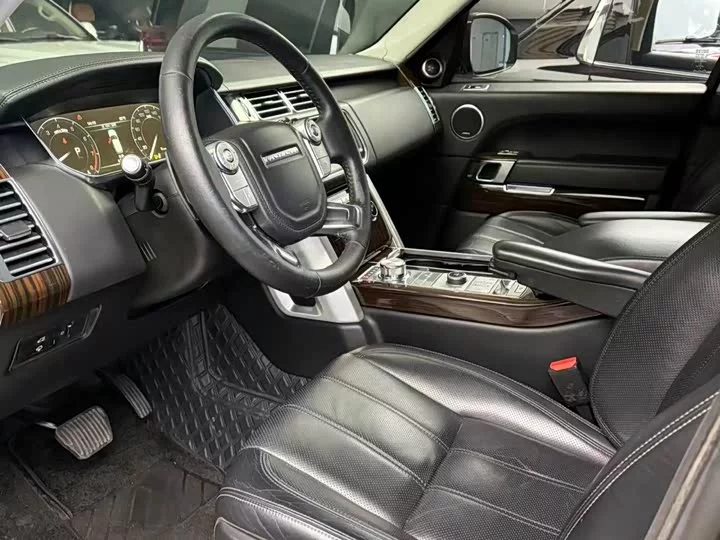 Land Rover range rover