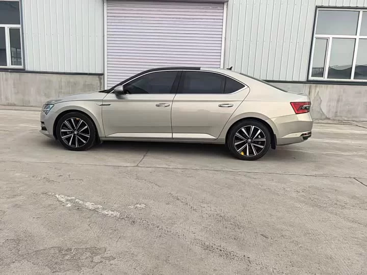 Skoda SuperB