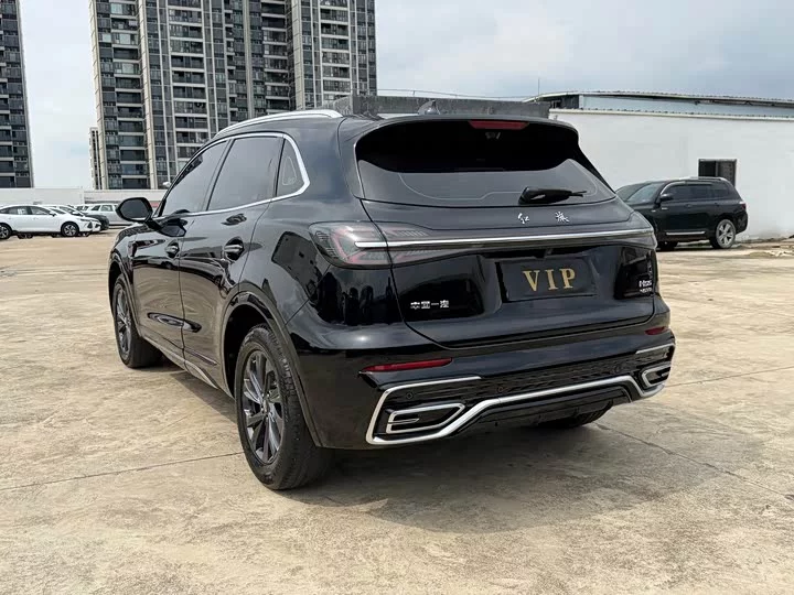Hongqi HS5