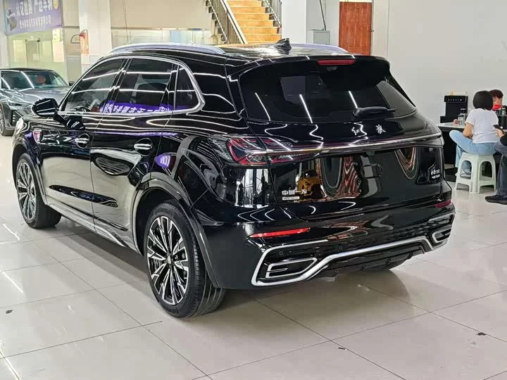Hongqi HS5
