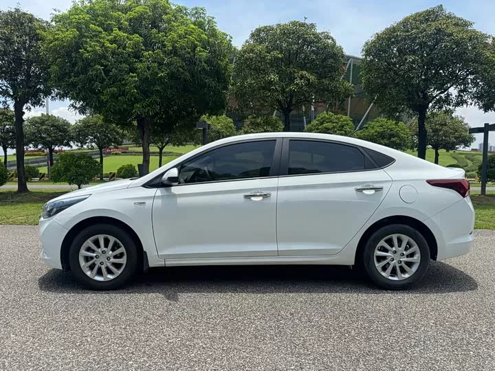 Hyundai Accept