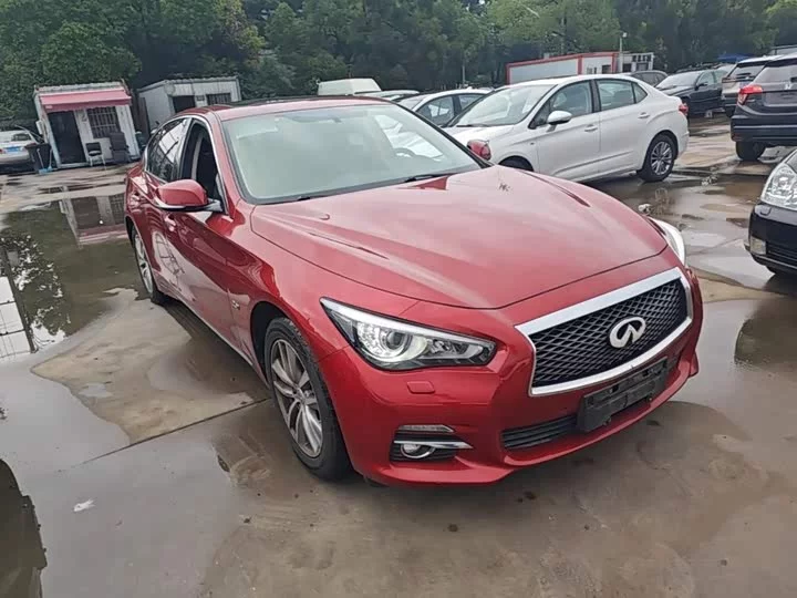 Infiniti Q50L